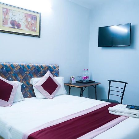 Comodo Satya Niketan Residency Νέο Δελχί Εξωτερικό φωτογραφία