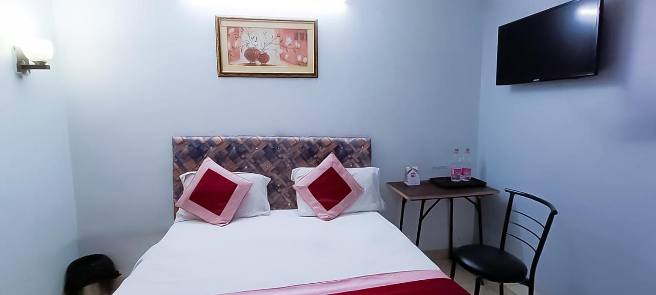 Comodo Satya Niketan Residency Νέο Δελχί Εξωτερικό φωτογραφία
