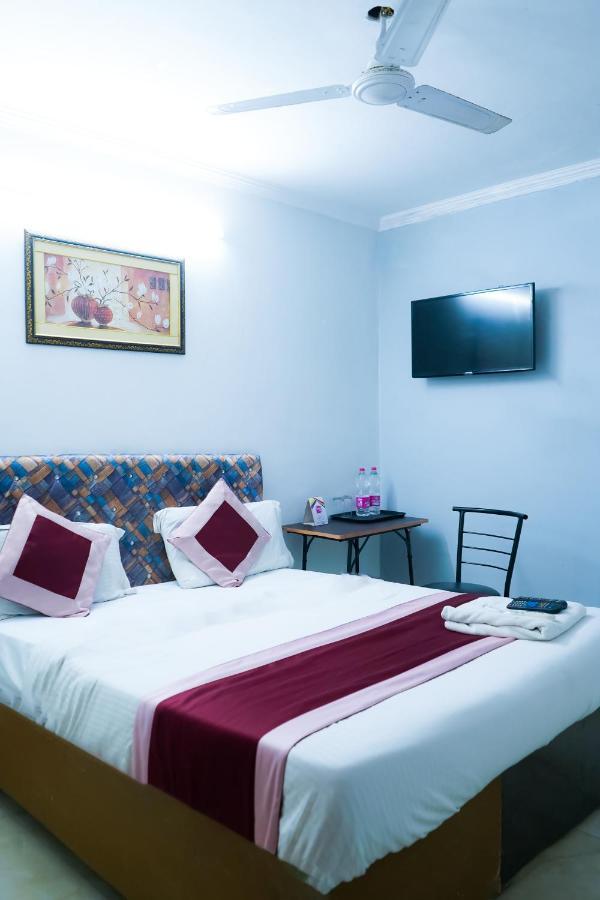 Comodo Satya Niketan Residency Νέο Δελχί Εξωτερικό φωτογραφία